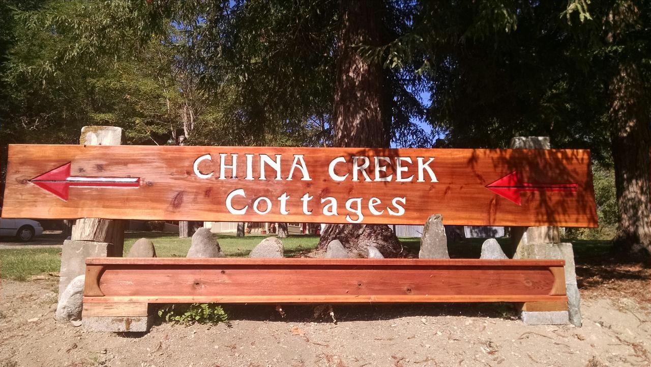 China Creek Cottages Willow Creek Exterior photo