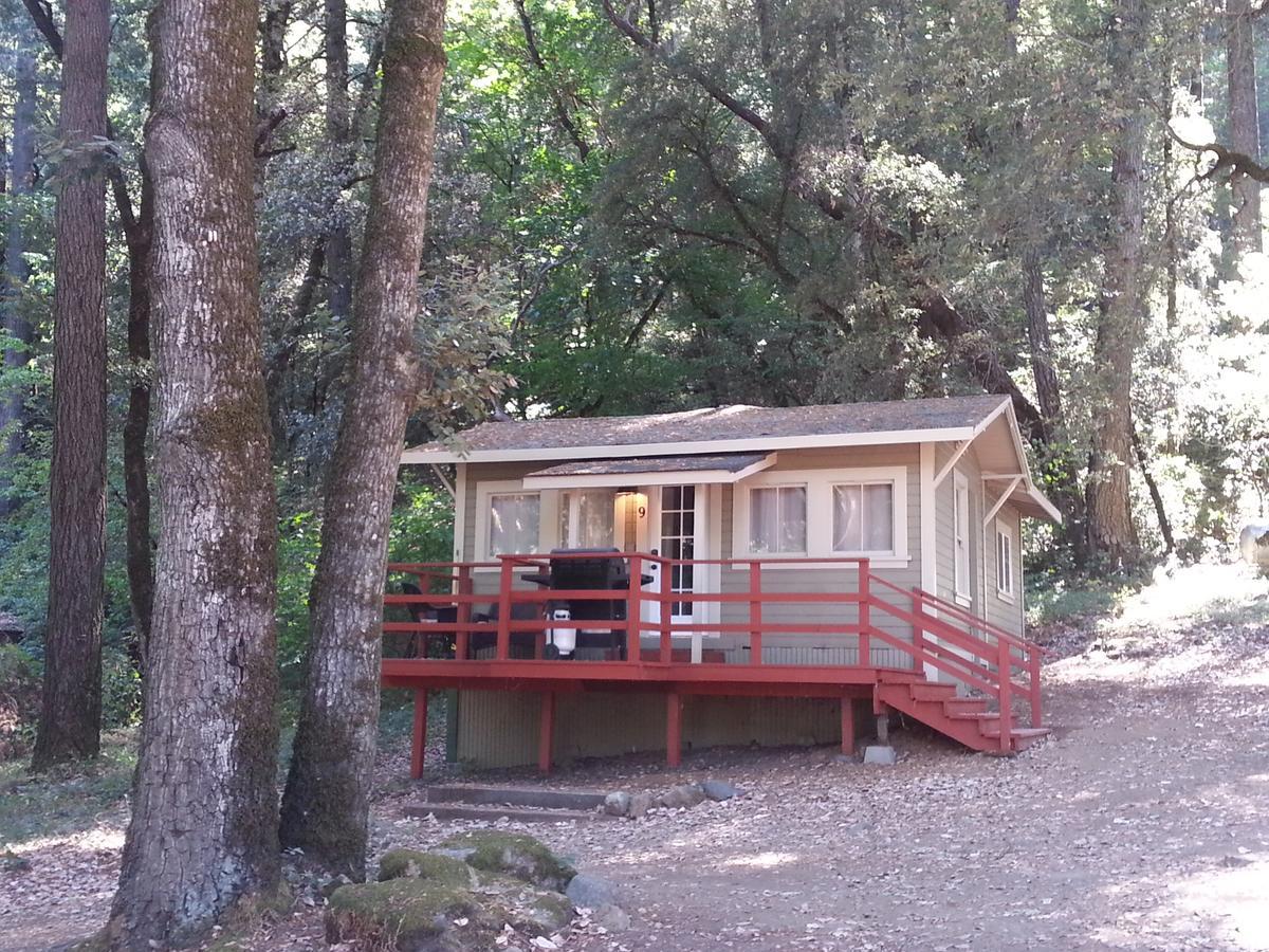 China Creek Cottages Willow Creek Exterior photo